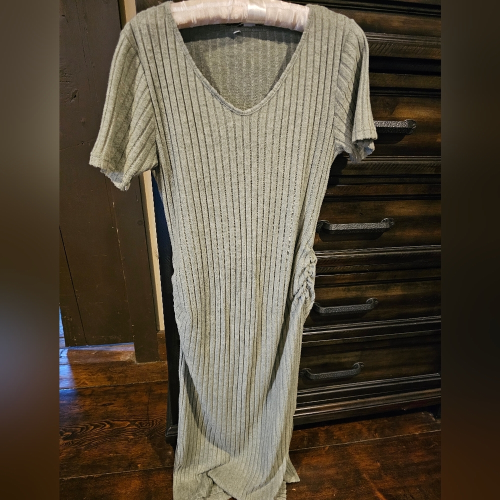 Maternity Ribbed Knit Dress in Green